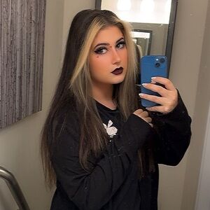 Meet your Posher, Chloe